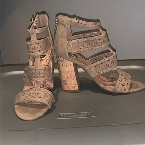 Size 7 G by Guess heels